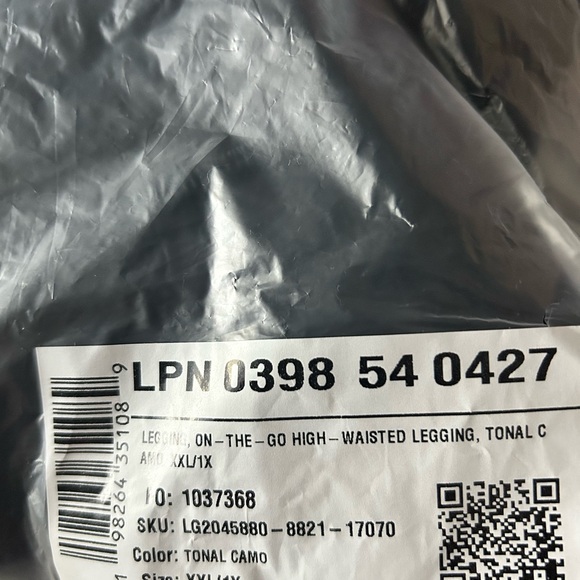 Fabletics on-the-go High Waisted Tonal Camo Legging - Picture 6 of 6